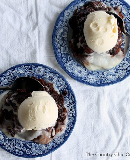 Your entire family will love this crock pot double chocolate lava cake recipe! Set the slow cooker to make this recipe and enjoy a warm dessert with any meal!