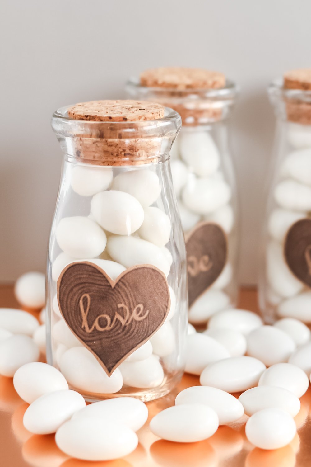 wedding favors in mini milk bottles