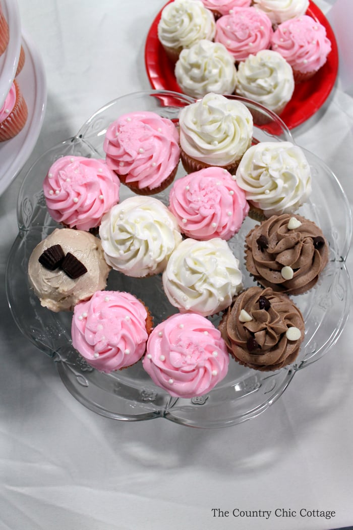 No bridal shower is complete without tasty desserts like cute cupcakes!