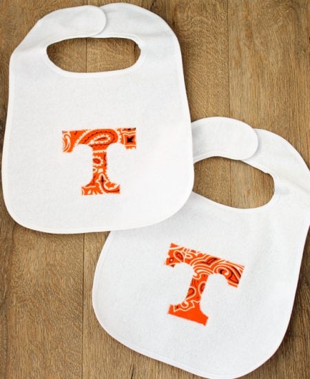 Learn how to make an applique bib for your baby or as a gift! An easy project and you can make the applique in any shape you wish!