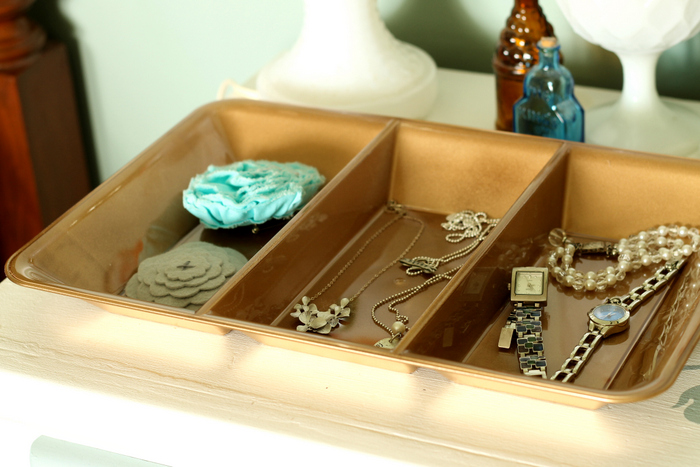 Ideas for organizing jewelry in your home!
