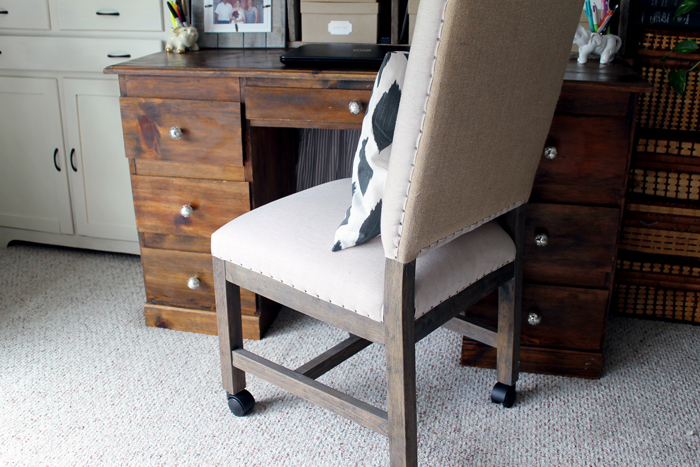 This farmhouse style office chair is a comfortable and functional chair that's perfect for your home office