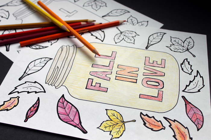 Get this free printable mason jar coloring page for fall! A great coloring page for adults or kids! 