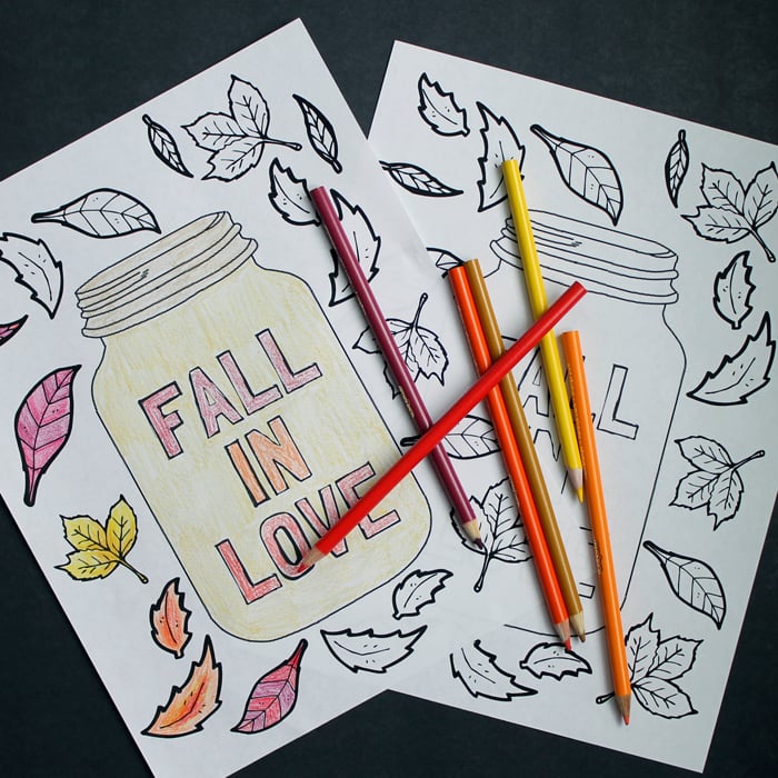 Get this free printable mason jar coloring page for fall! A great coloring page for adults or kids! 