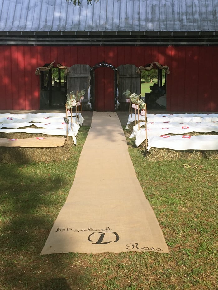 Great ideas for a rustic wedding in a barn! Links to tons of DIY projects for your wedding on a budget!