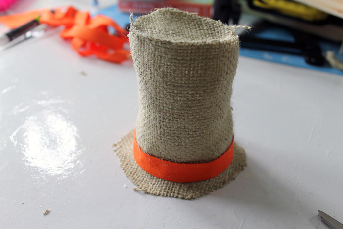 making a mason jar topper for a scarecrow