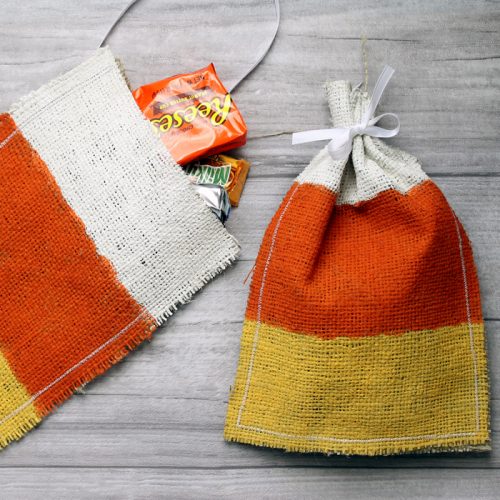 Make these candy corn Halloween treat bags from burlap in just minutes! Great step by step instructions!