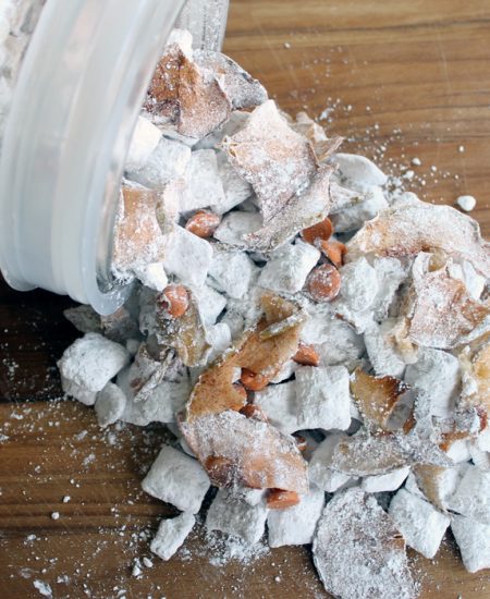 Caramel Apple Muddy Buddies are perfect for fall! Get the recipe!