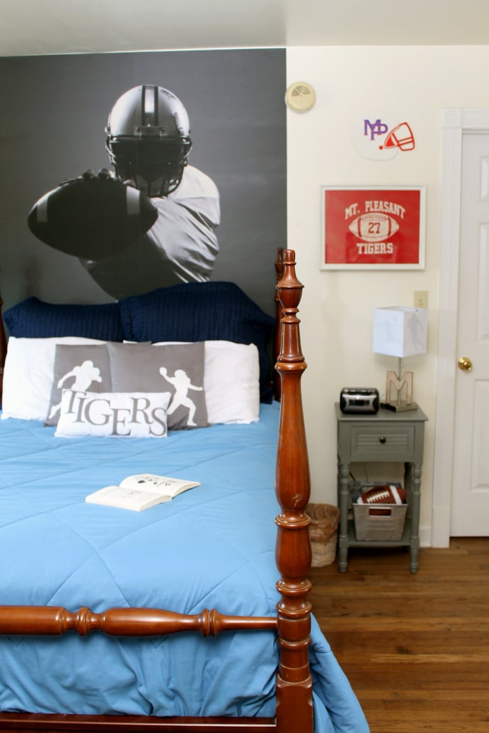 Sports Themed Room - make a big impact with small changes in any kids room!