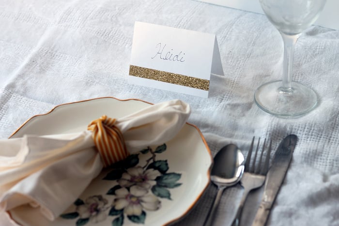 Give these Thanksgiving place card ideas a try for your fall party!
