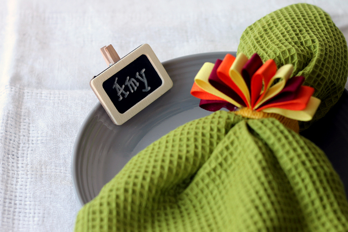 Give these Thanksgiving place card ideas a try for your fall party!