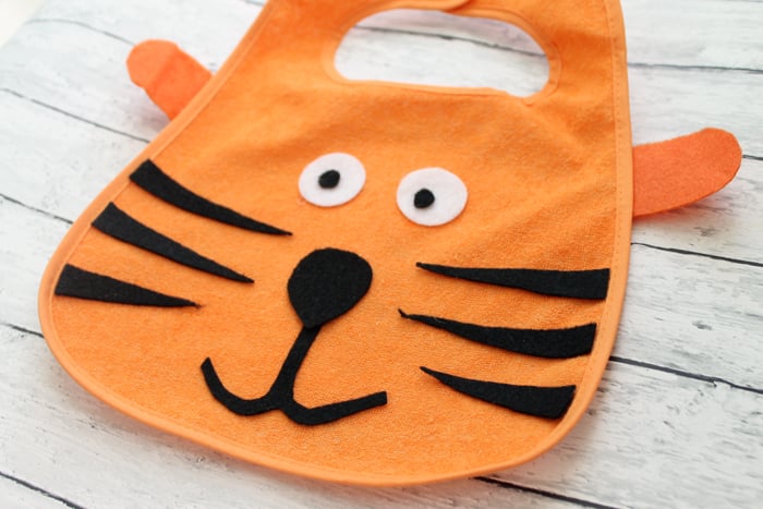 making a tiger baby bib