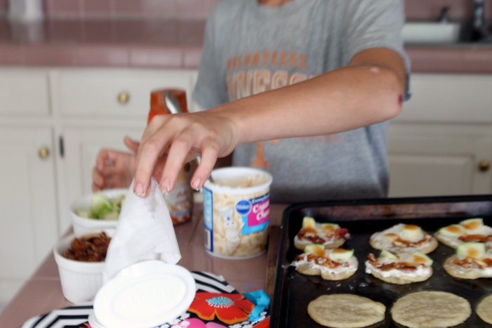 Make this caramel apple cookies recipe this fall! YUM!