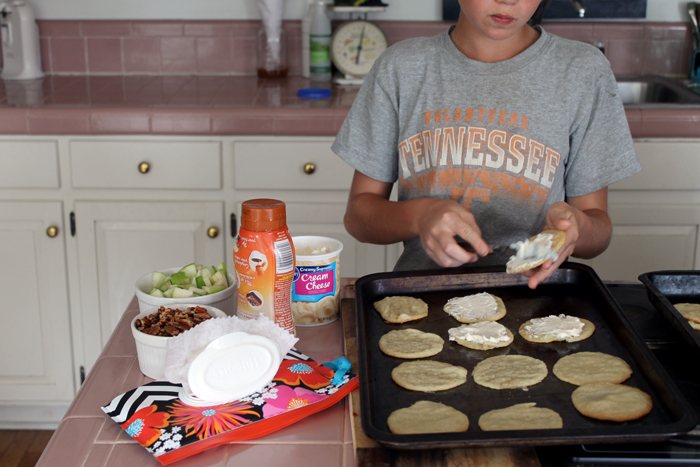 Make this caramel apple cookies recipe this fall! YUM!