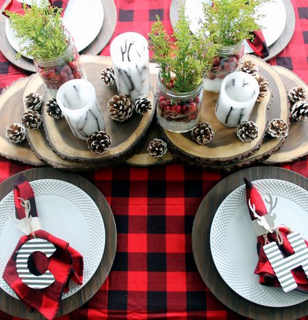 Plaid Christmas Table Ideas - inexpensive ideas to make your table shine! Love that lumberjack plaid!