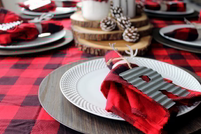 plaid Christmas table ideas