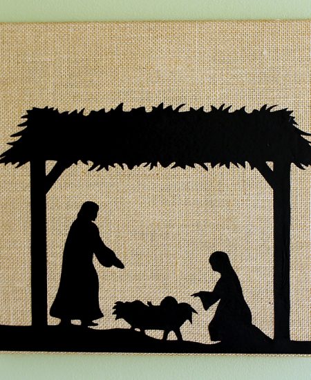 Make a burlap canvas with nativity scene for your home! Gorgeous Christmas art for your walls with the real meaning for the season!