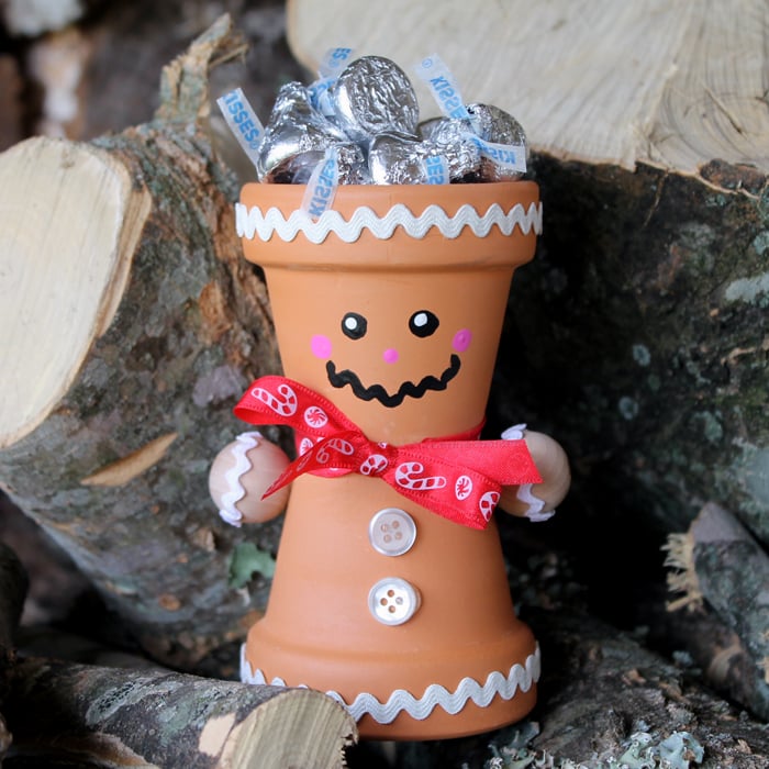 DIY Gingerbread Man Made From Terra Cotta Pots