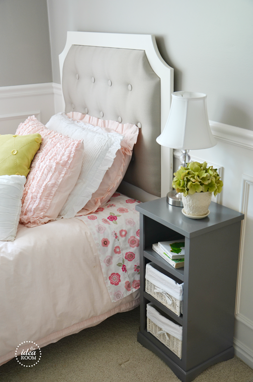 Unique headboard ideas for your home! DIY ideas to spruce up your bedroom on a budget!