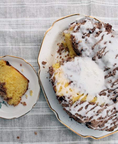 Make this slow cooker coffee cake recipe any morning of the week!