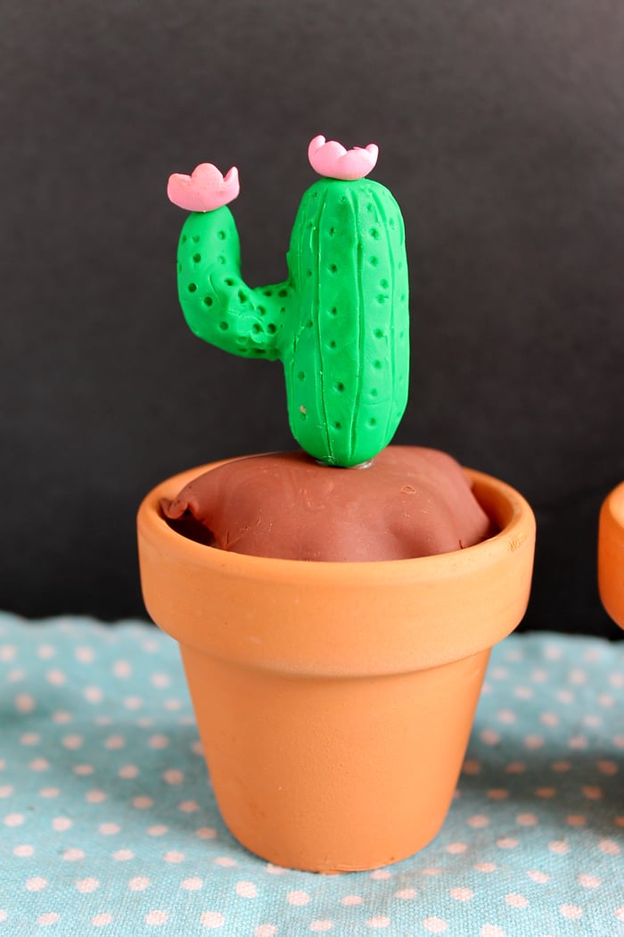 This DIY clay cactus is so easy that anyone can make it!