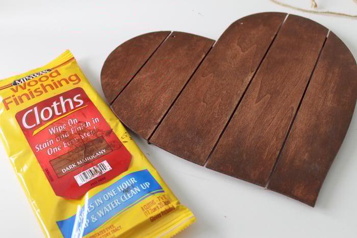 DIY Love Pallet Art - a quick and easy project for your home decor!