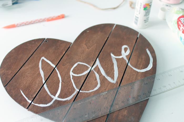 DIY Love Pallet Art - a quick and easy project for your home decor!