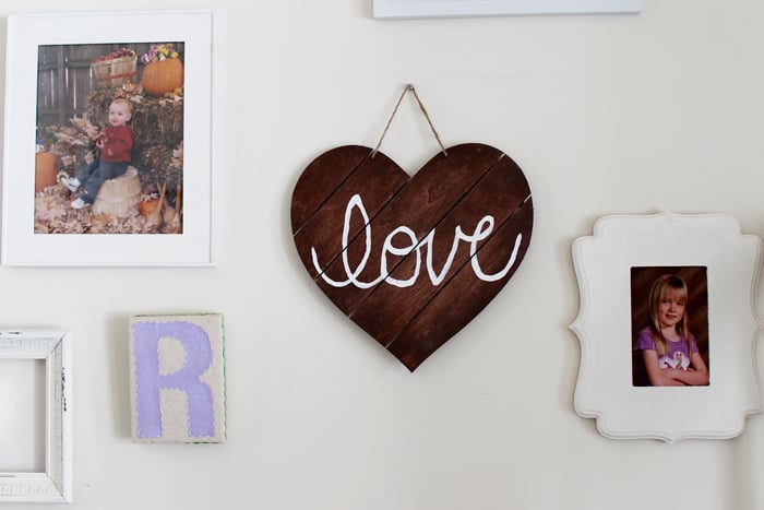 DIY Love Pallet Art - a quick and easy project for your home decor!