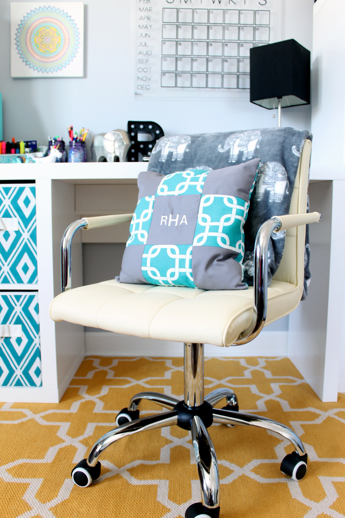 desk for a teenage girl's room