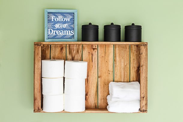 Rustic Farmhouse Bathroom Ideas Perfect for You - Angie Holden The ...