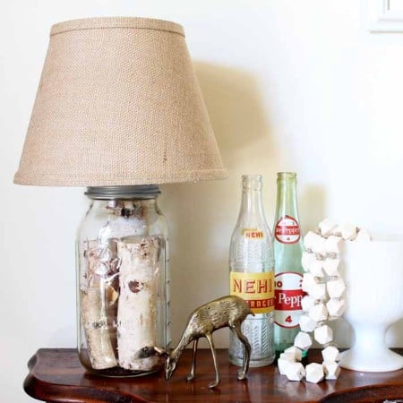 Mason jar table lamp - you can make your own version in just minutes!