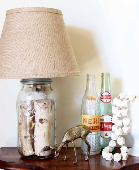 Mason jar table lamp - you can make your own version in just minutes!