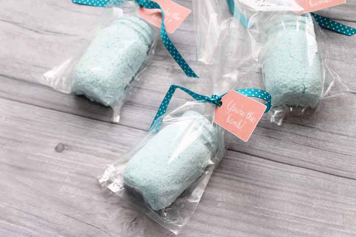 Mason jar bath bombs with tags