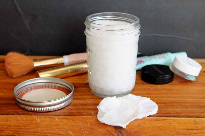 This simple eye makeup remover is easy to make at home with ingredients you may even have on hand! Get the recipe for these make up remover wipes!