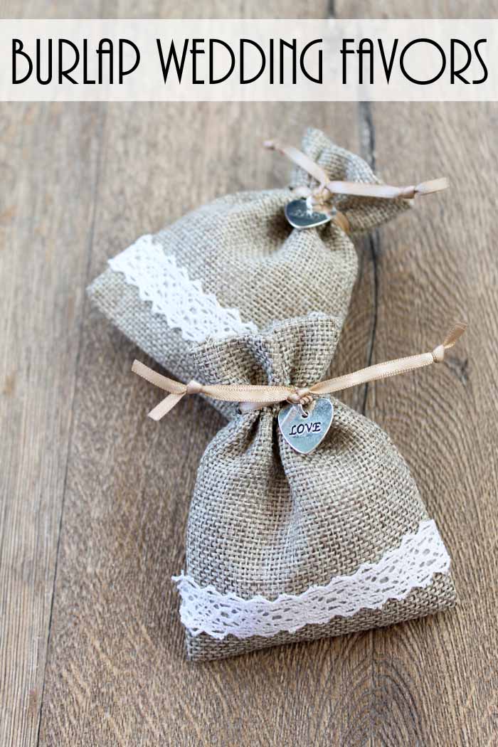 Make these burlap wedding favor bags for your big day!