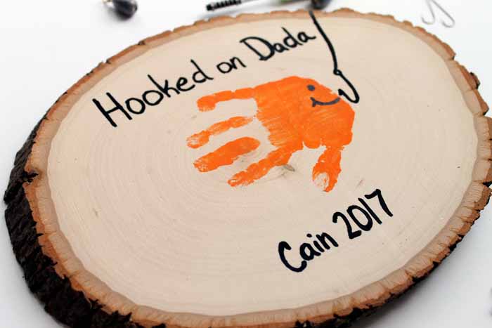 Family Handprint Kit, DIY Makes Father's Day Handwritten and Hand-Painted Gifts, DIY Craft Keepsake Wooden Frame, Wooden Decorations, and Wooden