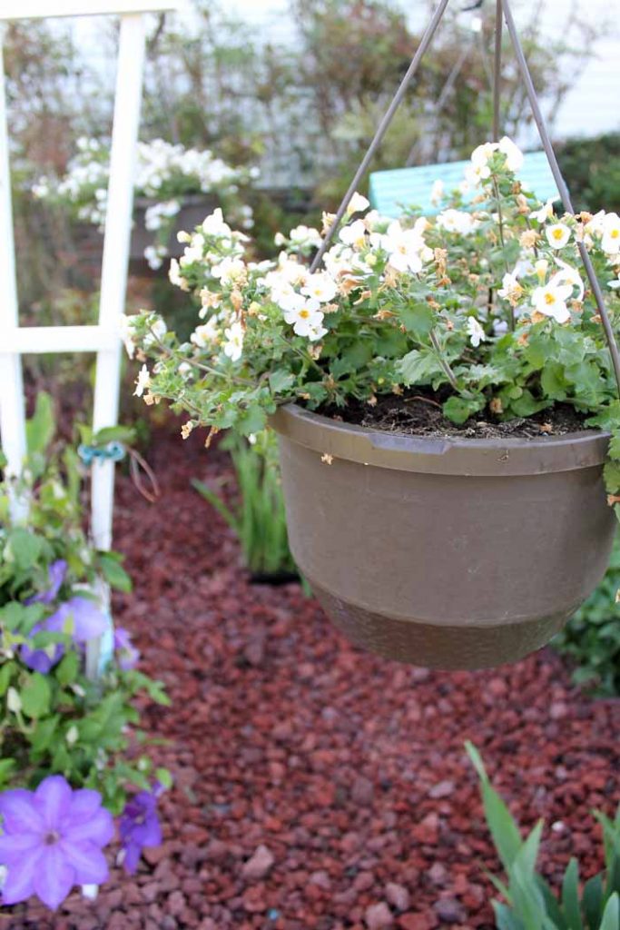 Mulch Alternatives Adding Curb Appeal to Your Home Angie Holden The