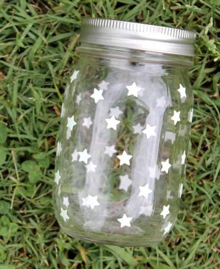 Make this DIY bug jar that glows in the dark for tons of summer fun!