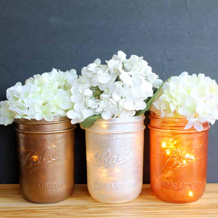 These mason jar wedding centerpieces are easy to make for your reception!