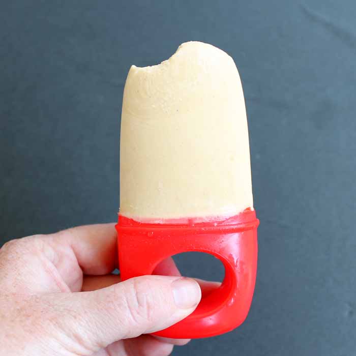 Make these peanut butter yogurt popsicles this summer!