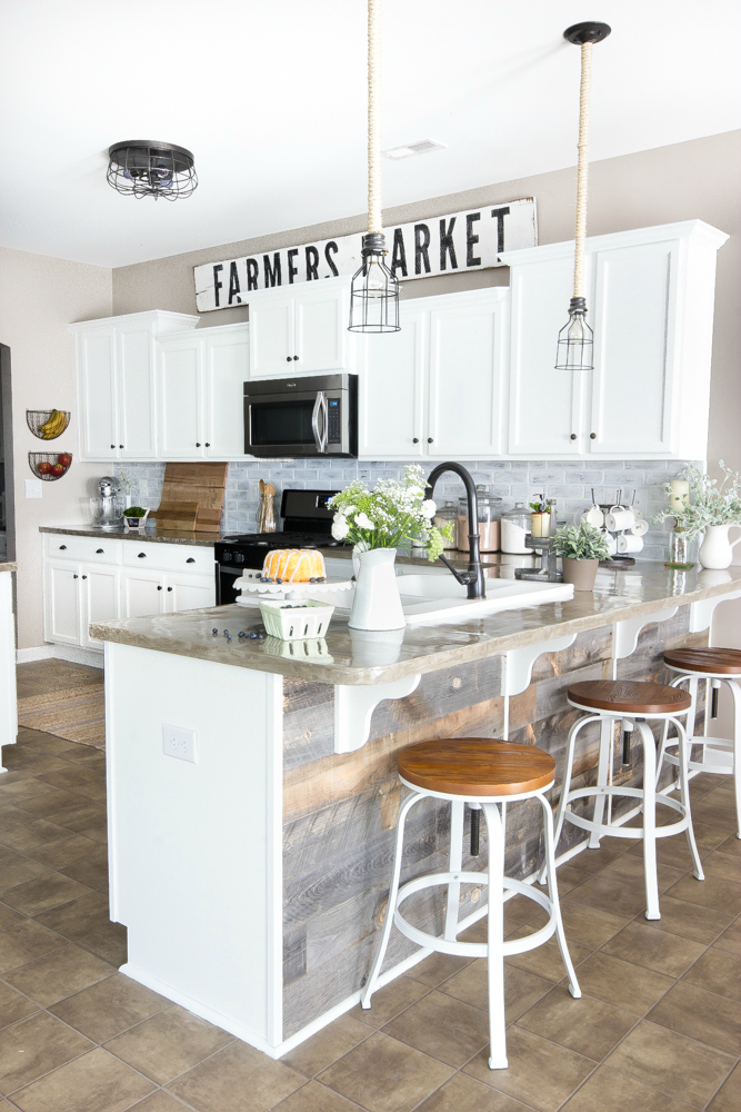 You will love these farmhouse kitchen ideas! Use them to inspire your own Fixer Upper style home!