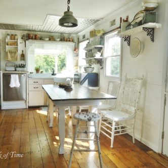 You will love these farmhouse kitchen ideas! Use them to inspire your own Fixer Upper style home!