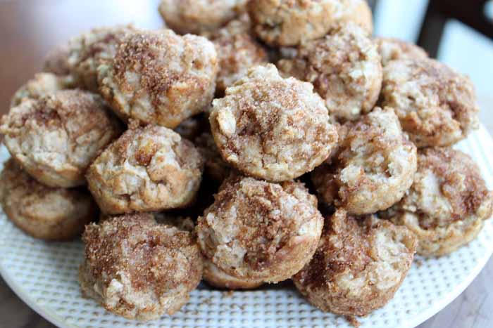 Cinnamon apple muffins recipe! A healthy breakfast mini muffin!