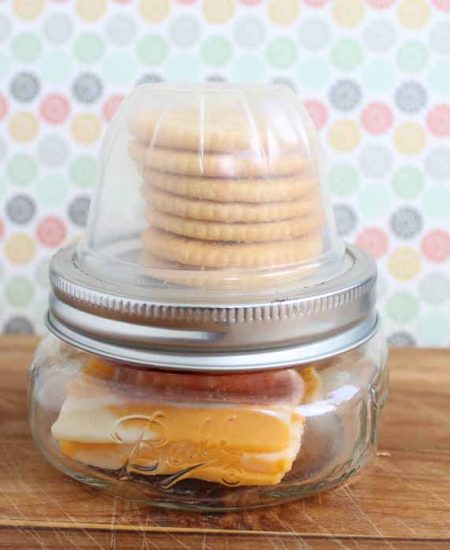 Make these mason jar lunchables to take with you anywhere! Perfect for school!