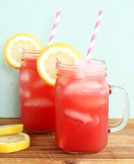 Make a glass of watermelon lemonade this summer! An easy recipe that you will love!