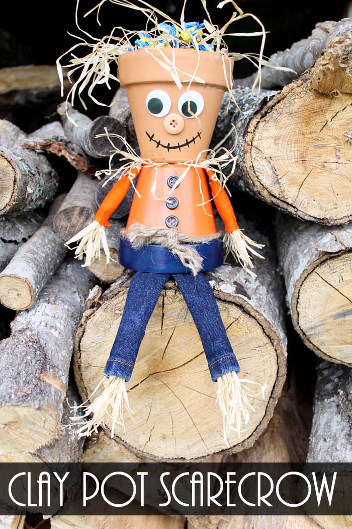 Make this Halloween candy bowl this year! A fun clay pot scarecrow to hold your candy this fall!