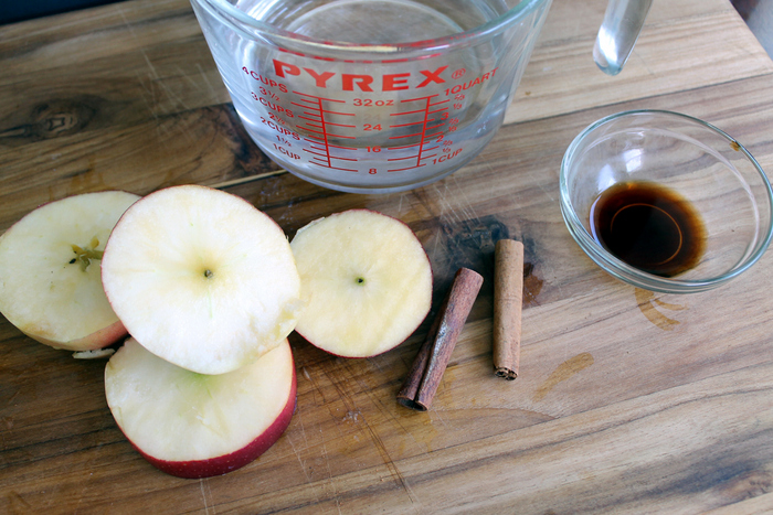 This apple pie simmer pot recipe will make your home smell like fresh baked fall pie!