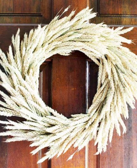 Make a wheat wreath this fall for your farmhouse style home!