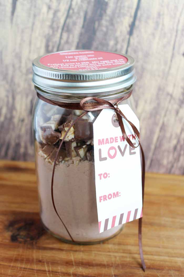 Mason jar with cookie mix and free printable tag