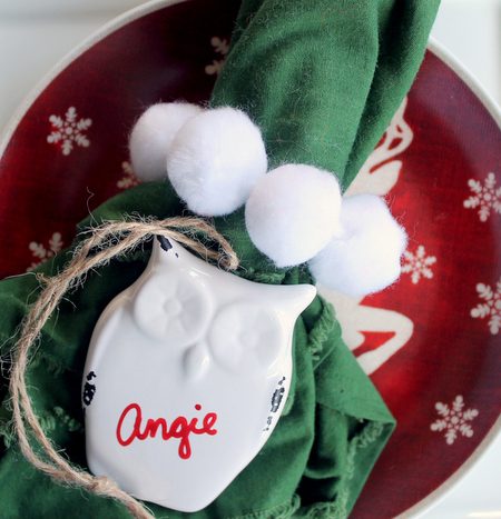 5 Quick and Easy Christmas Napkin Rings - ideas to make for your holiday tablescape.